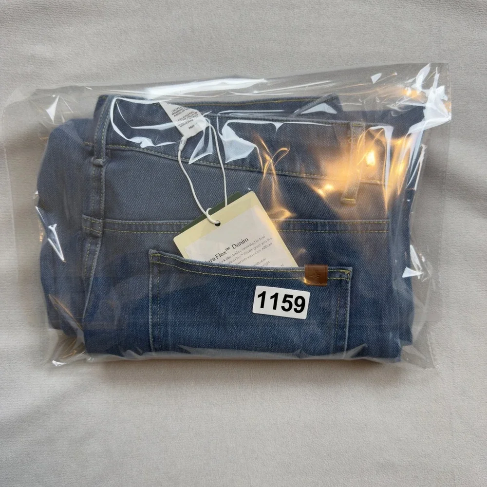 HALARA Women's Straight Leg Jeans in Medium Blue - Picture 10 of 10